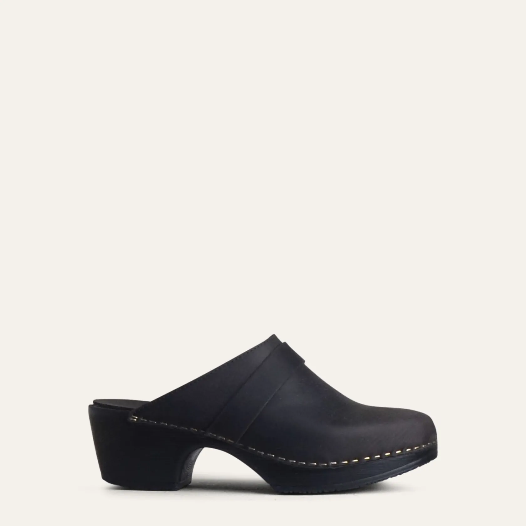 Store Annika Low Heel Soft Clogs