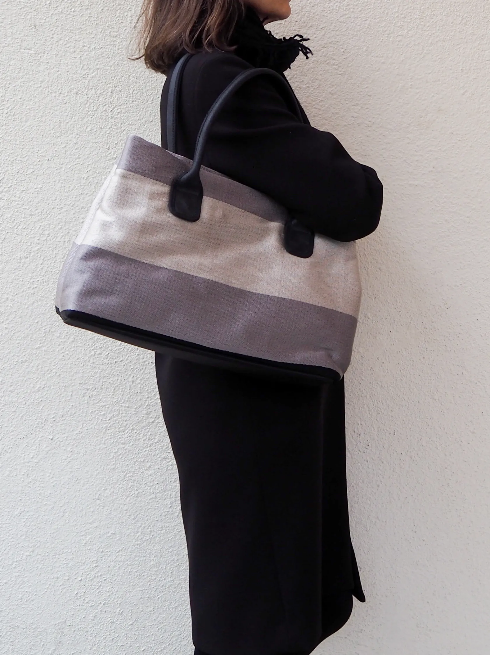 Shop The Calou Bag -Sandra Black/Grey Accessories